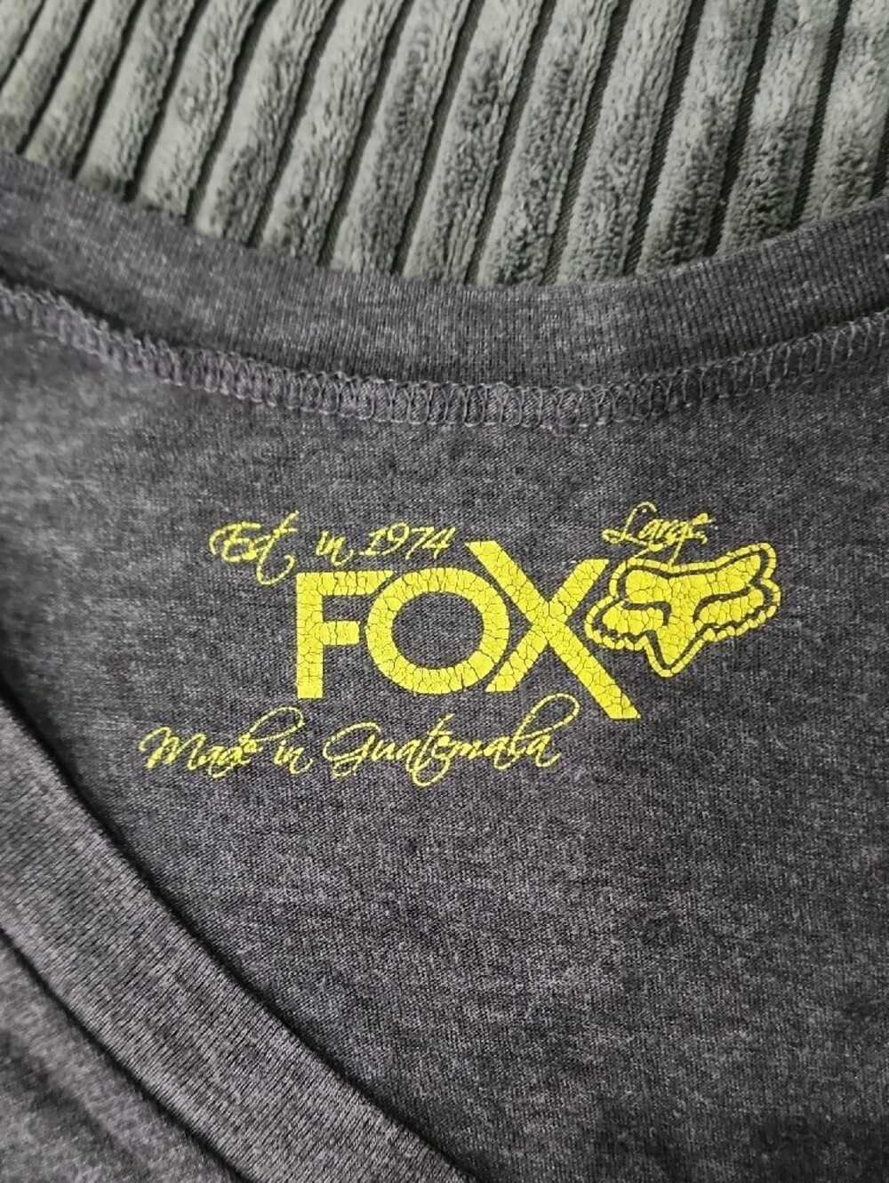 Fox Women's Dark Gray V‑Neck Graphic Tee with Yellow, Pink & Orange Accents - Picture 3 of 6